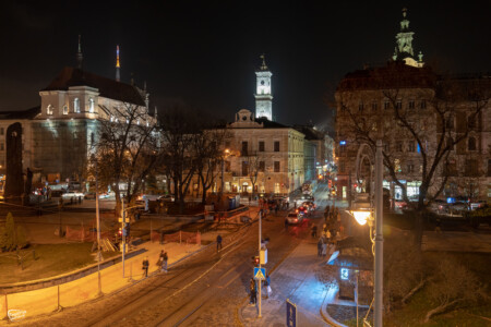 Prospekt Svobody nocą