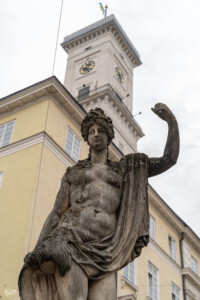 Wieża ratuszowa Lwów