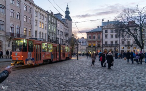 Lwów tramwaje na rynku